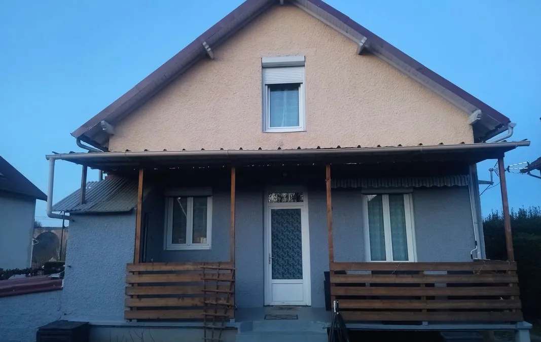 Photo 1
