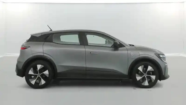 Renault Megane e-tech ev60 220 ch super charge — photo 20