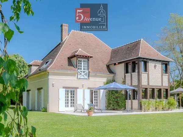 Maison 9 pièces 280 m²
