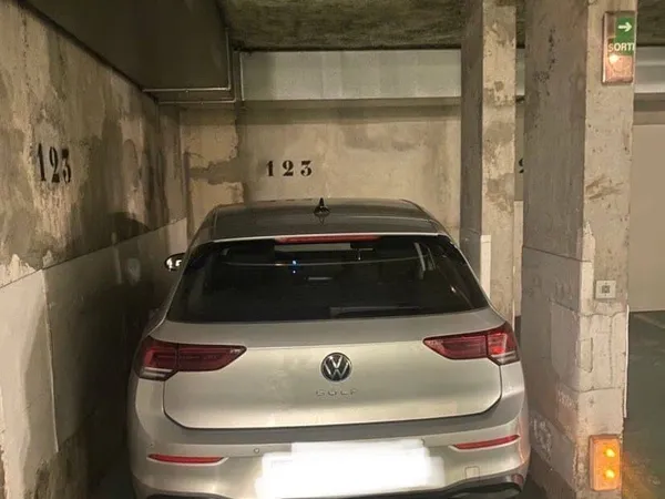 Parking 8 m²