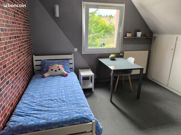 Chambre 3 dans une grande maison