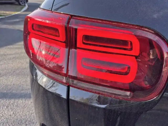 Citroën C5 Aircross hybride rechargeable 225 s&amp;s e-eat8 — photo 17