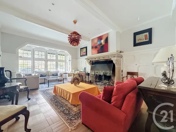 Maison 9 pièces 350 m²