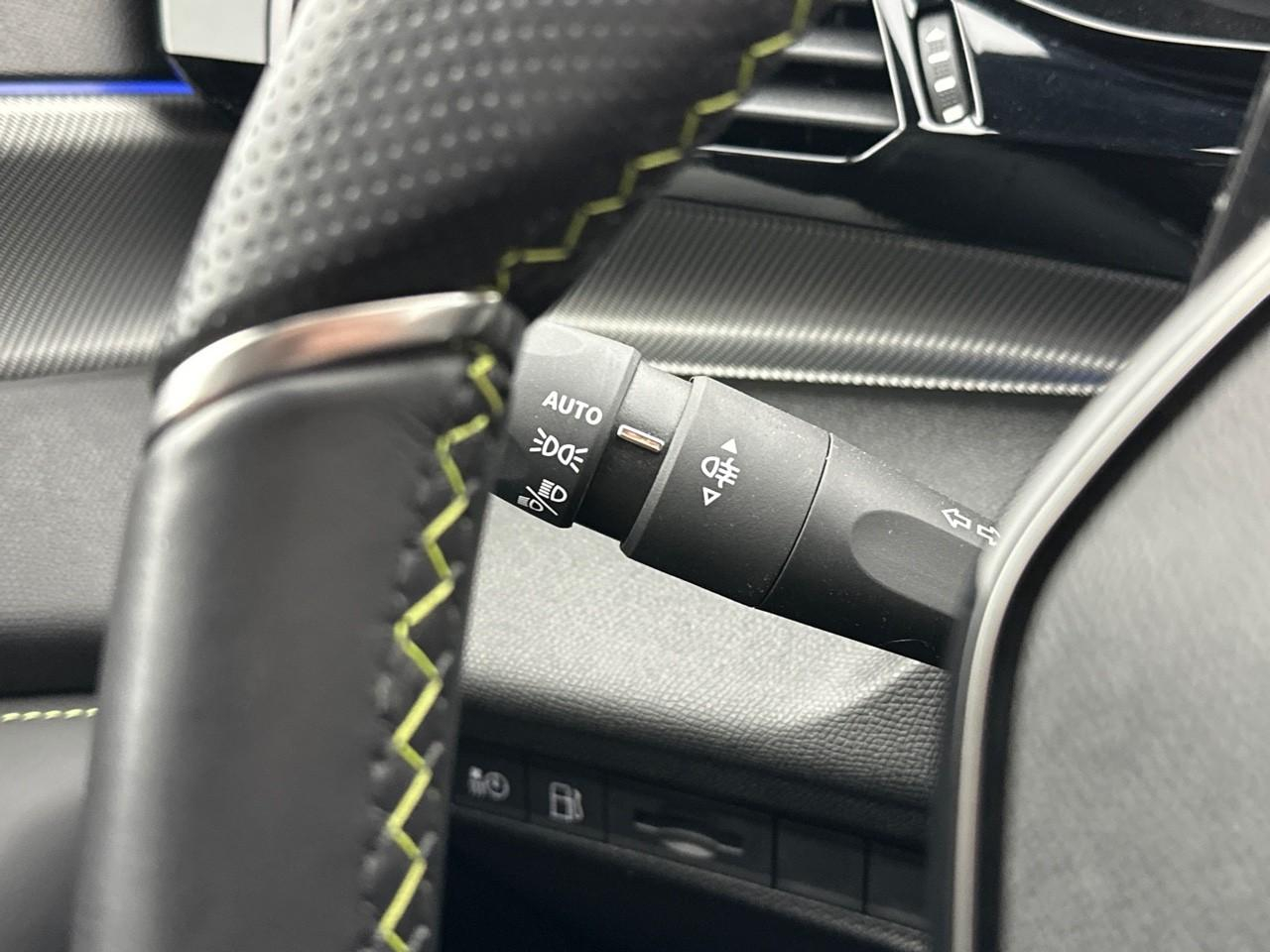 Peugeot 308 phev 180 e-eat8 gt — photo 18