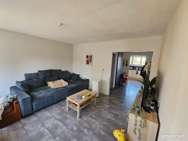 Appartement F3bis - 77 m², 3ème et dernier étage (sans ascenseur)