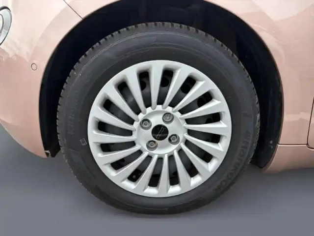 Fiat 500 e 118ch pack confort my23 — photo 9