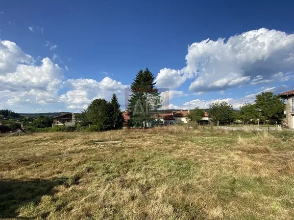 Terrain constructible de 1 047 m2