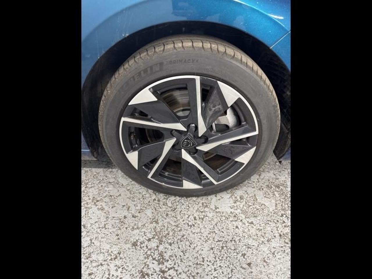 Peugeot 308 phev 180ch allure e-eat8 — photo 7