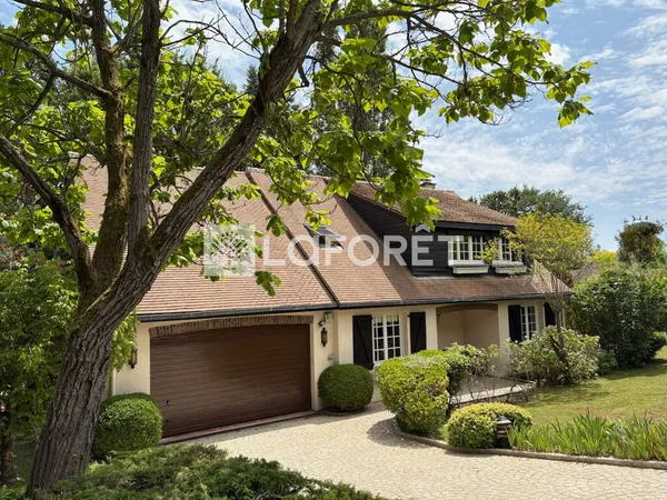 Maison 8 pièces 197 m²