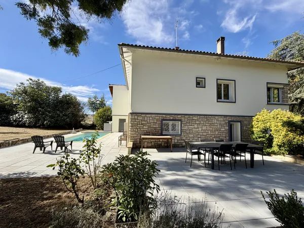 Maison Années 60 entièrement rénovée.