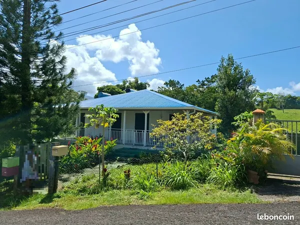 À LOUER Charmant T3 de 95 m² avec terrasse de 35 m², Petit-Bourg, Vernou