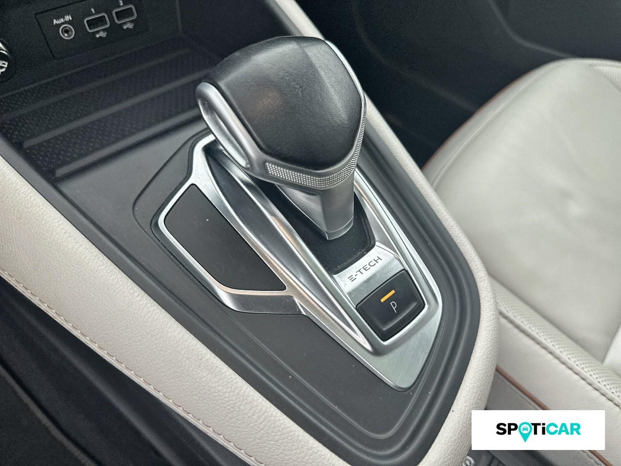 Renault Captur 1.6 e-tech hybride rechargeable 160ch initiale par — photo 14