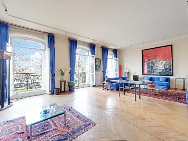 Appartement 7 pièces 216 m²