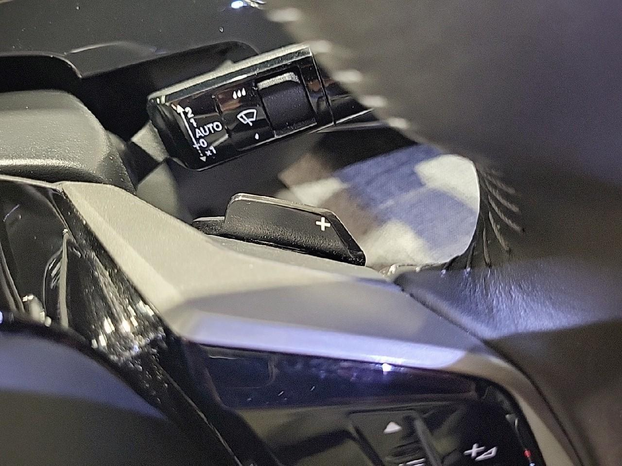 Peugeot 3008 electrique 210 ch 73 kwh allure — photo 18