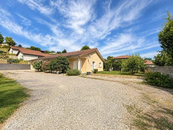 Maison de plain-pied 4 pièces 143 m²