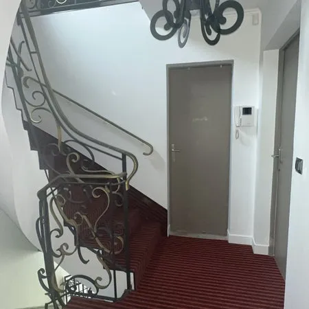 Grande chambre meublée +  balcon privatif