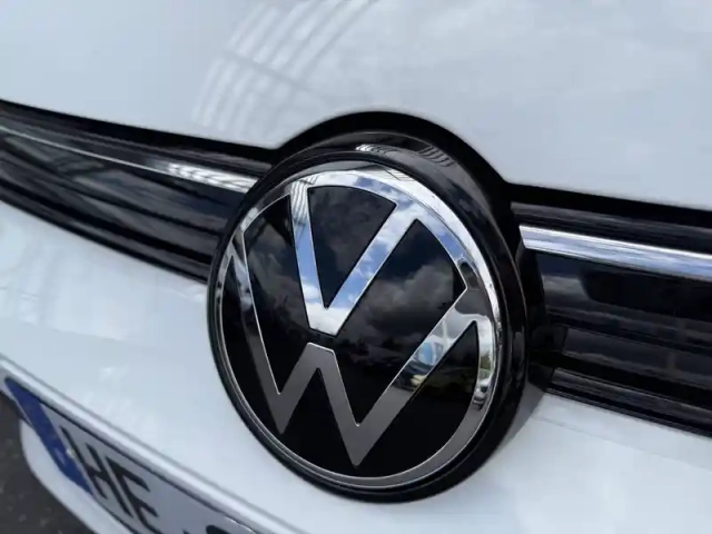 Volkswagen Golf 1.5 ehybrid 204 dsg6 — photo 32