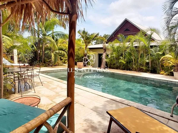 Villa 6 pièces 220 m²