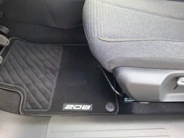 Peugeot 208 100 s&amp;s bvm6 — photo 22