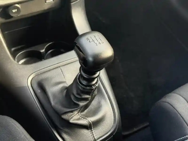 Citroën C3 1.2 puretech 110ch s&amp;s shine 120-123g — photo 9