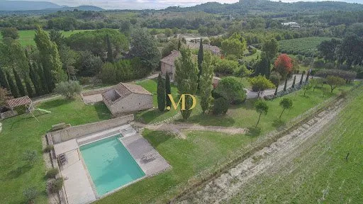 Mas provençal 8 pièces 256 m²