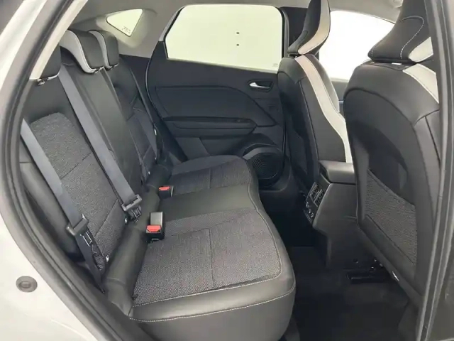 Renault Captur e-tech 145 - 21 — photo 15