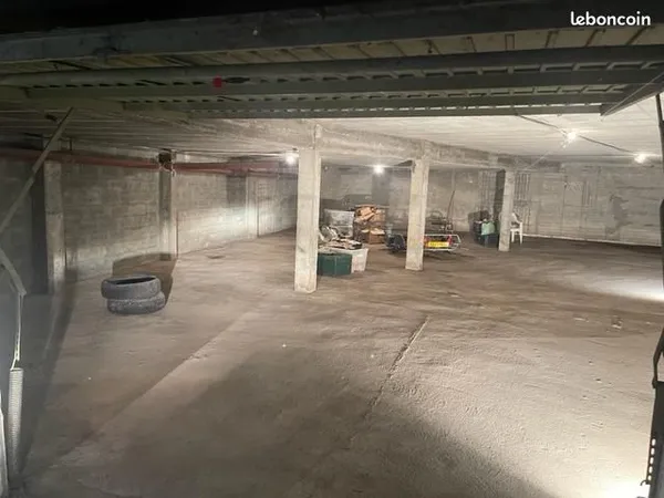 Garage / box 160 m² NICE