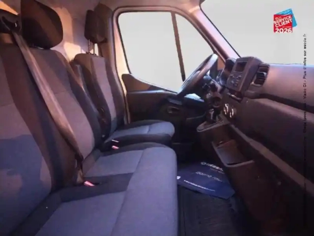 Renault Master fg f3500 l2h2 2.3 blue dci 135ch confort euro6 — photo 20