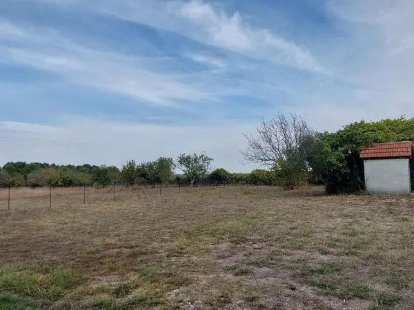 Terrain 1 460 m² Montussan