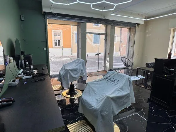 Fonds de commerce Barber / Salon de coiffure - Vaison-la-Romaine - Bail 3/6/9