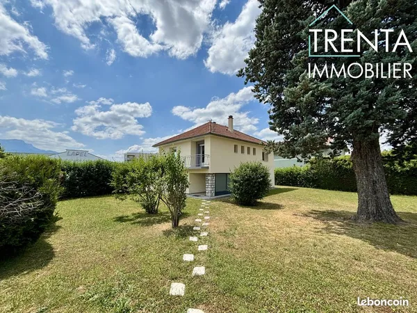 Local 371 m² Moirans