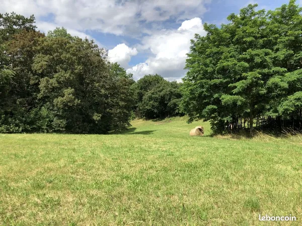 Terrain à bâtir de 500 m² à SAINT-JEAN-DE-THURIGNEUX (01)