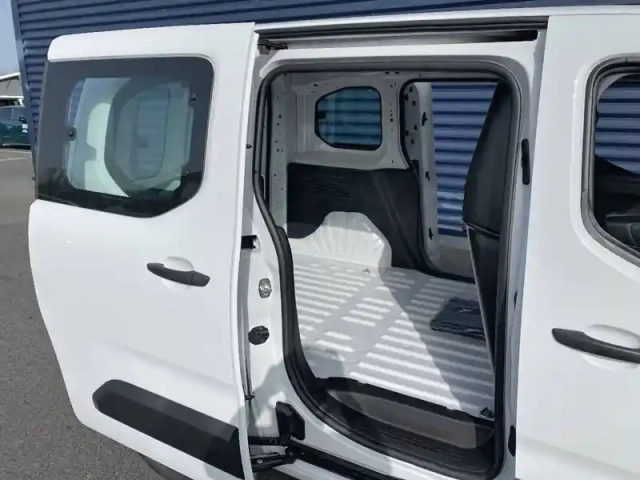 Peugeot Partner fourgon m 650 kg bluehdi 130 s&amp;s eat8 — photo 39
