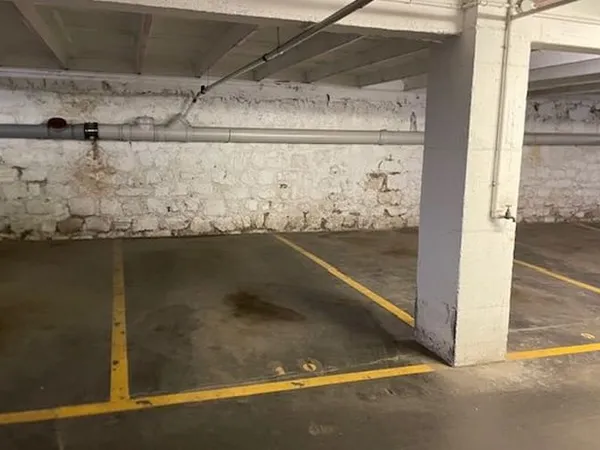 Parking 12 m²