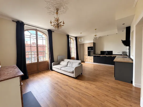 Appartement rénové de 56 m2 avec cachet et caractère