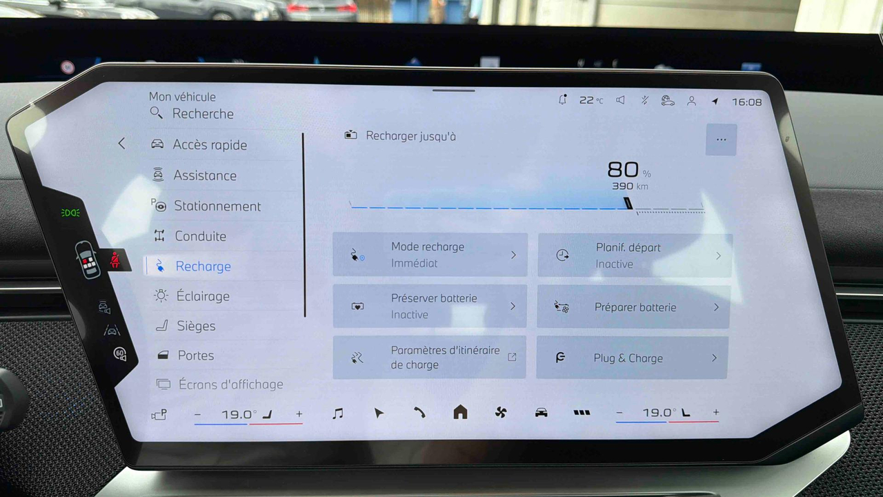 BMW iX3 50 xDrive — photo 38