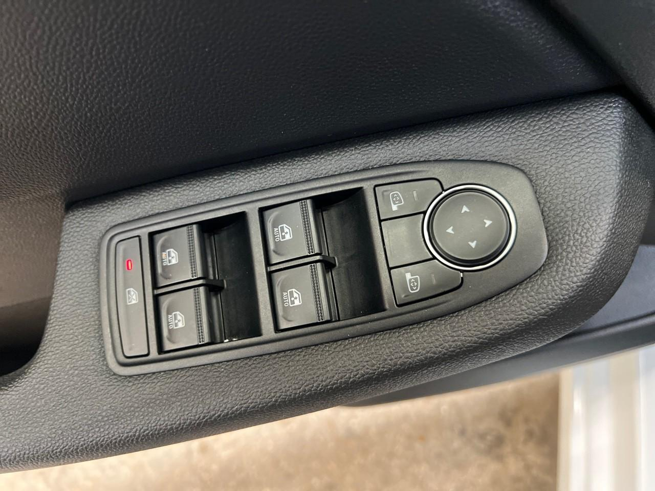 Renault Clio 1.0 tce 90ch evolution x-tronic — photo 18