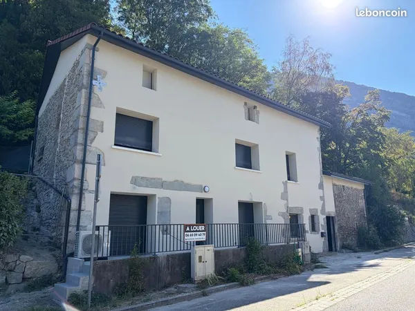 Maison 195m² entièrement rénovée - Fontanil-Cornillon