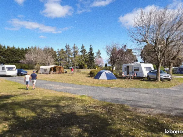 Hivernage camping-car - 50 /mois - Sainte-Catherine (69)