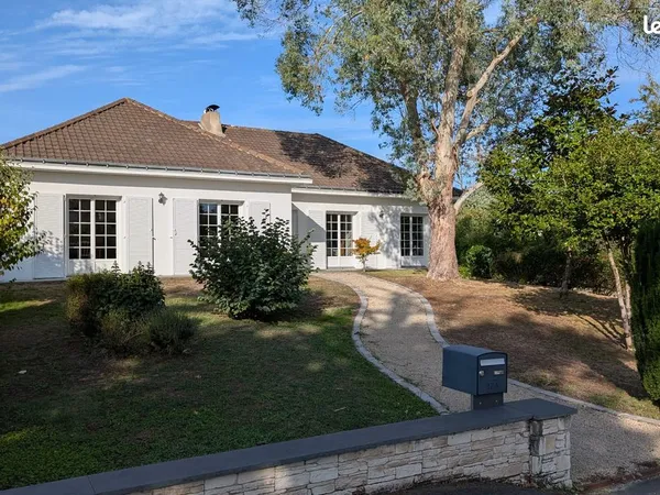 Maison - 6 pièces - 140 ㎡
