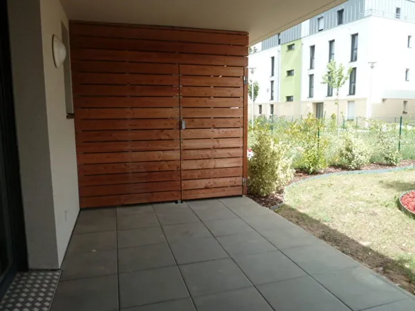 MARLY-F2-CUISINE EQUIPEE-JARDIN-TERRASSE-GARAGE FERME