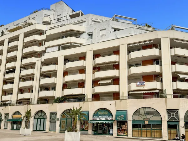 Studio 1 pièce 27 m²