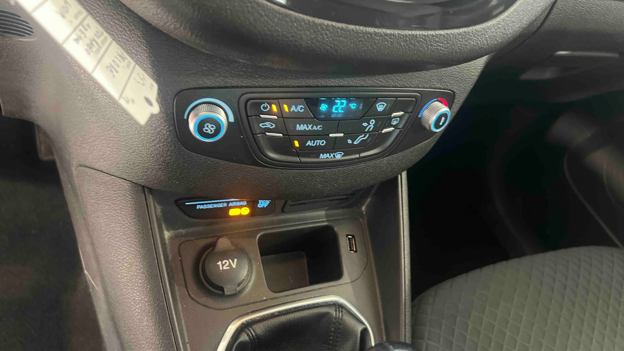 Ford Tourneo Courier 1.0 E 100 BV6 S&amp;S — photo 17