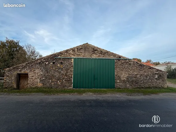 Grange 1 pièce 185 m²
