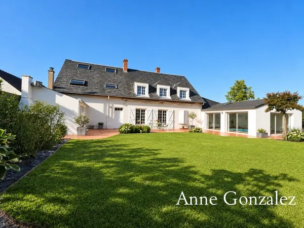 ORLEANS, Rare Belle Maison de Caractère double réception, 6 chambres, jardin clos et arboré, garage 