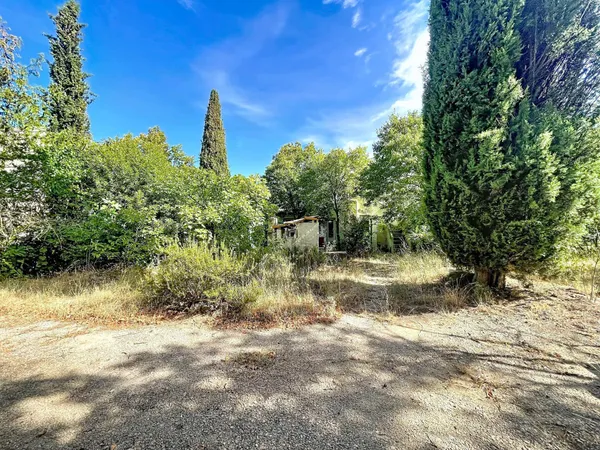 La Roque, maison 226m², 6ch, sur terrain de 970m²