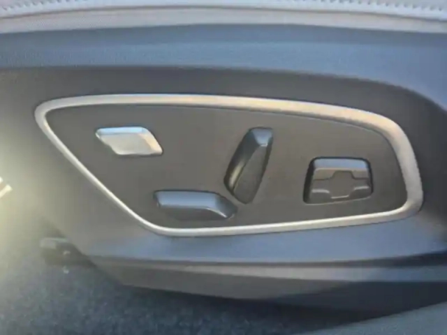Renault Megane e-tech electric ev60 220ch iconic optimum charge -b — photo 15