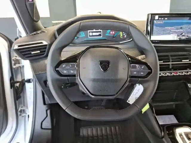 Peugeot 2008 hybrid 145 e-dcs6 — photo 9