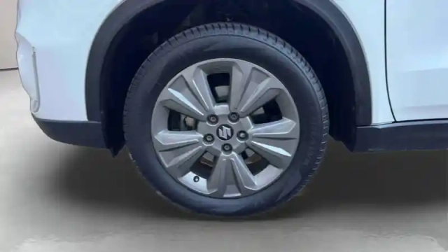 Suzuki Vitara 1.4 boosterjet hybrid — photo 27