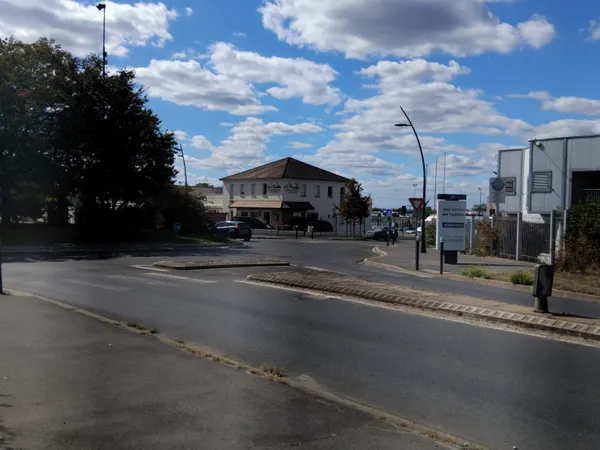 Local commercial 700 m²